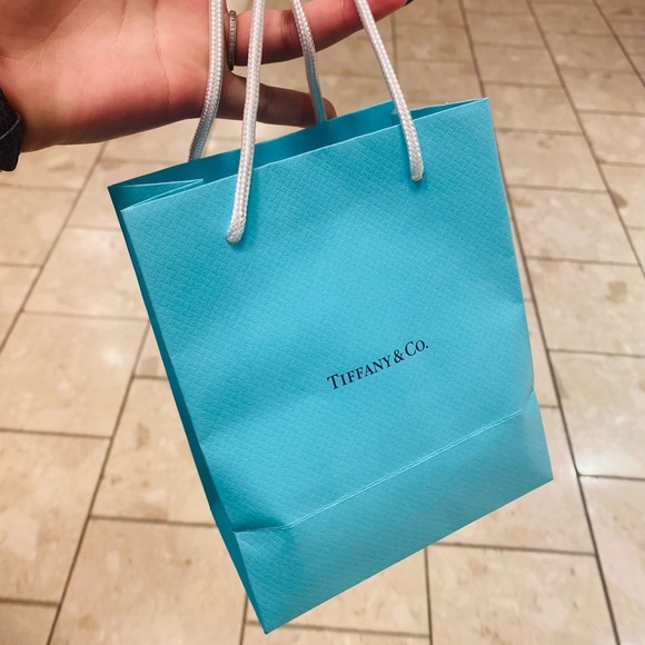 Meet your Posher, Amy - Picture 4 of 6